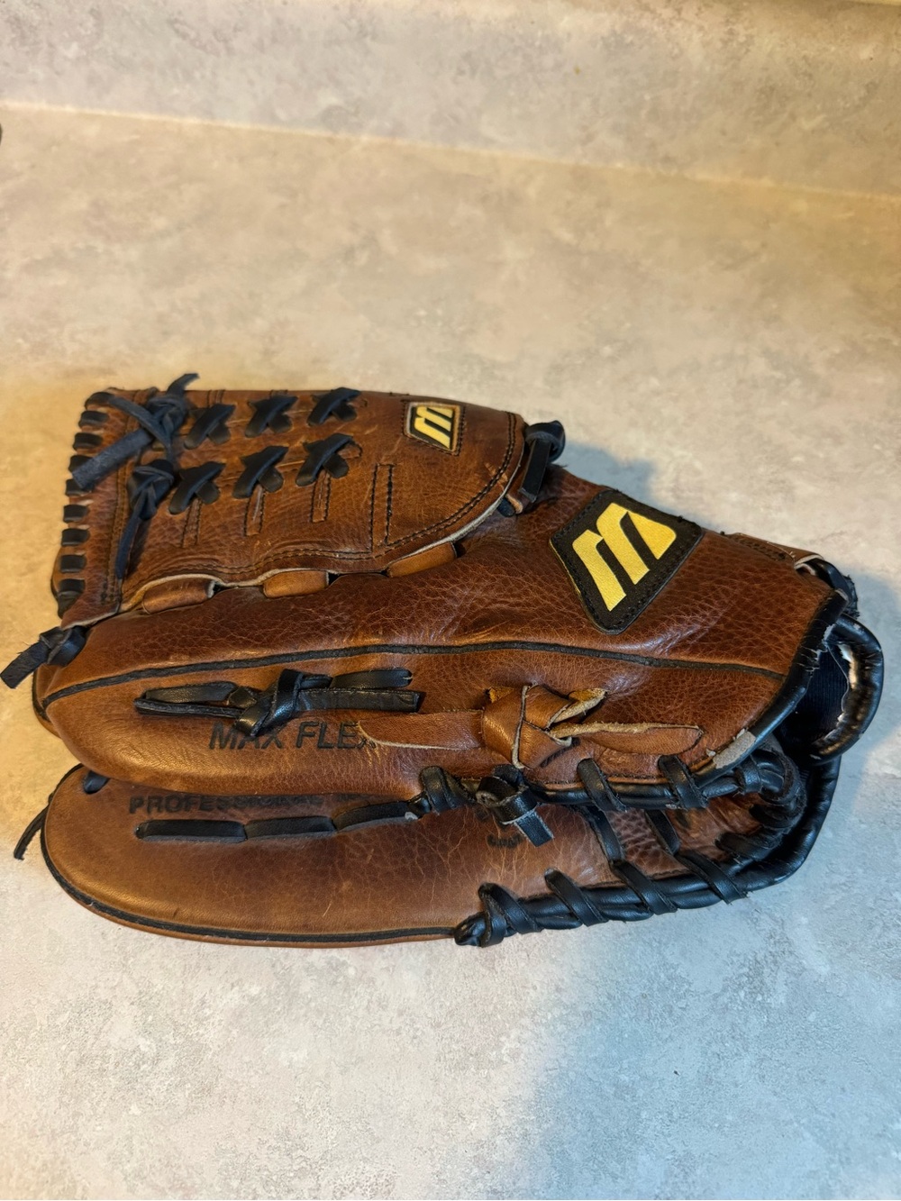 Mizuno Franchise MFR 1203 Leather Baseball Glove RH!